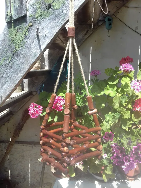 Саксия за цветя